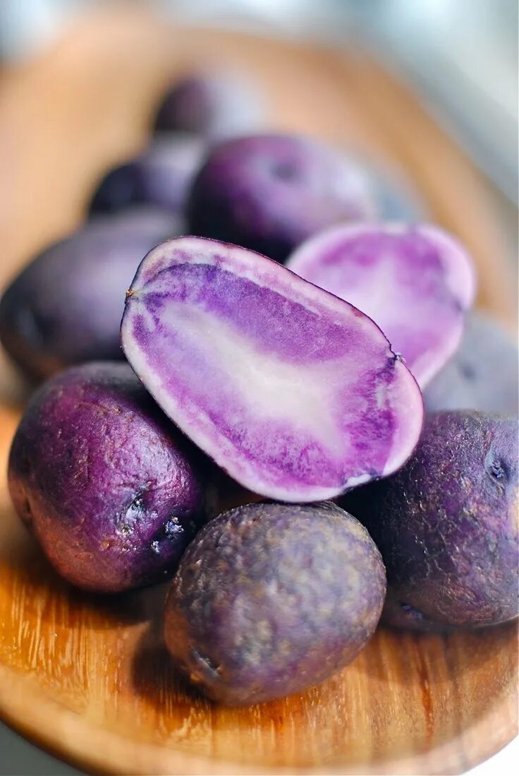 Картошка овощ или фрукт. Сорт картофеля перуанский фиолетовый (Purple Peruvian). Картофель вителот. Сорт картофеля Purple Majesty. Вителот фиолетовый картофель.