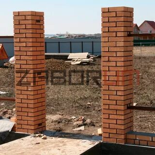 Сколько кирпичей уходит на столб для забора
