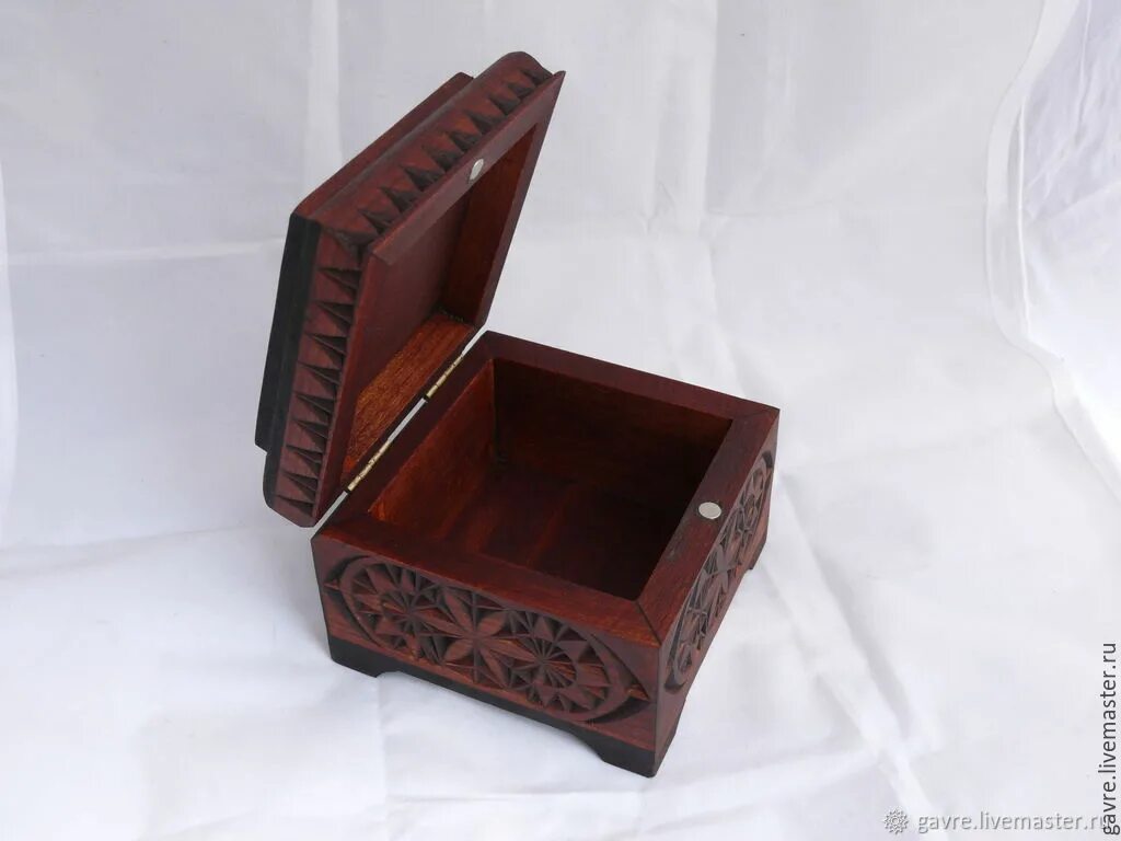 Шкатулка, арт. Jewel-box. Шкатулка деревянная современная. Шкатулка деревянная с замком. Замок для шкатулки из дерева.