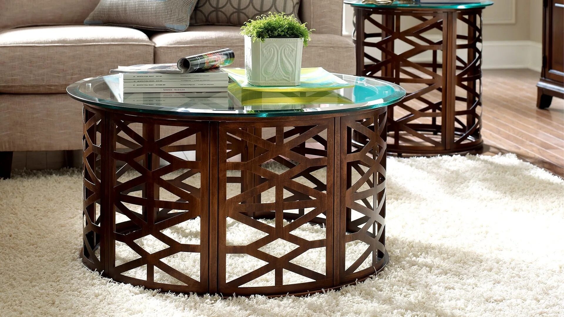 Кофейный столик coffee table elledue. Круглый журнальный столик в интерьере. Кофейный столик из дерева. Как сделать красивые столики. Дизайнерские столы из дерева.