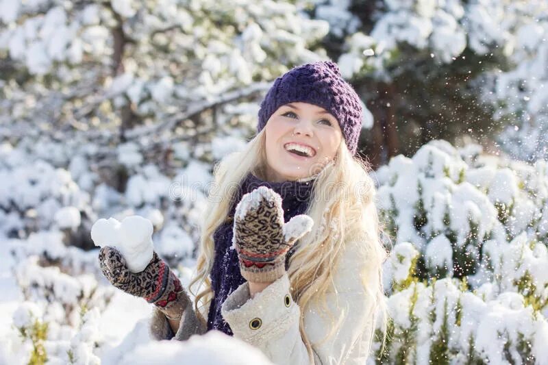 Snow is beautiful. Зимний портрет. Девушка зима. Женщина зимой. Зима радость.