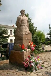 Семенов памятники