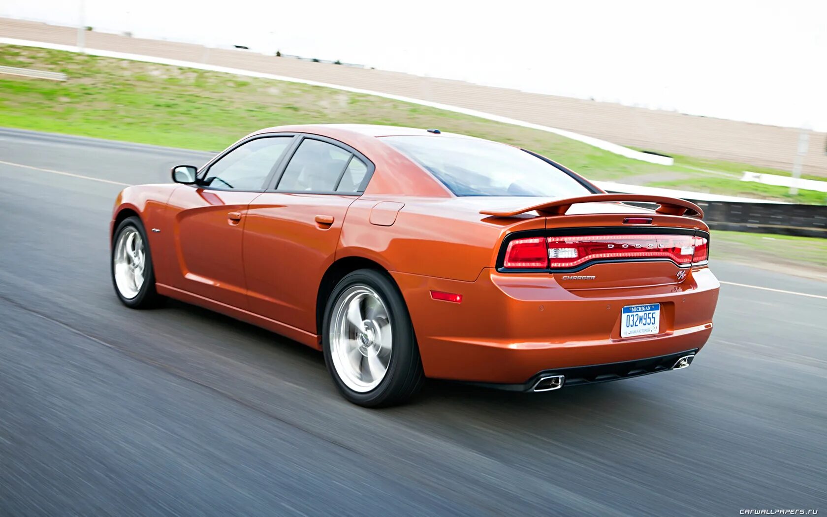 Х r t. Х r t. Dodge challenger 4k. Додж челленджер 2015 года. Х r t.