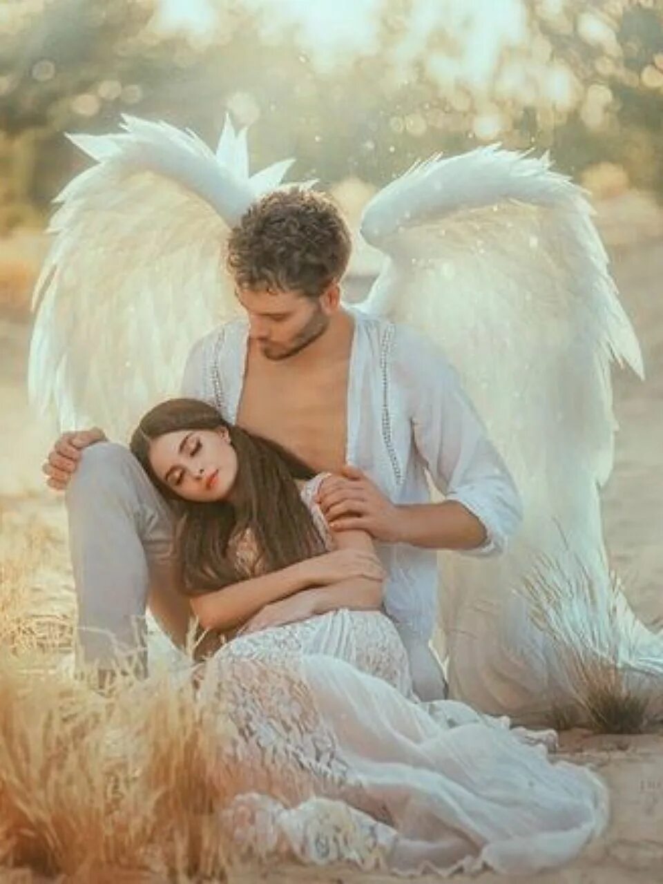 Книги ангелы любовь. Ангел хранитель Ирины. Ангел наблюдает. Композиция с ангелом. Ангел с книгой.