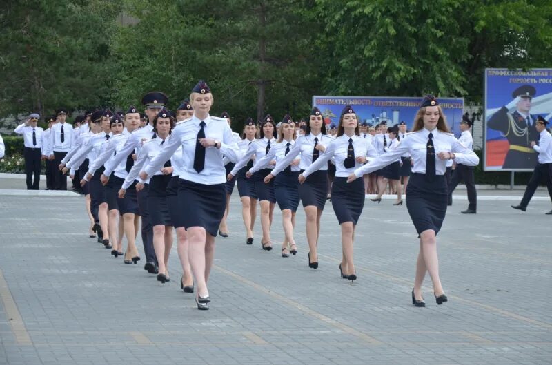 Выпуск молодых. Следственная академия волгоград. академия мвд новороссийск. академия мвд волгоград выпуск. академия мвд волгоград выпускной.