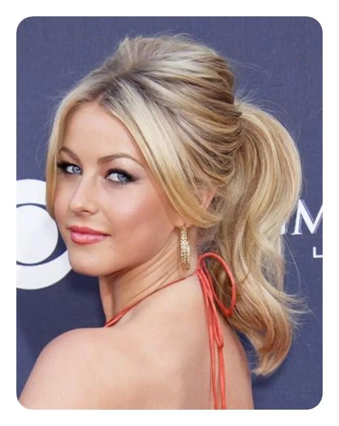 Хвост с прядями. Николь ричи стрижка. Прическа на средние волосы с челкой хвост. Нина добрев с хвостиком. Прическа хвост на средние волосы.