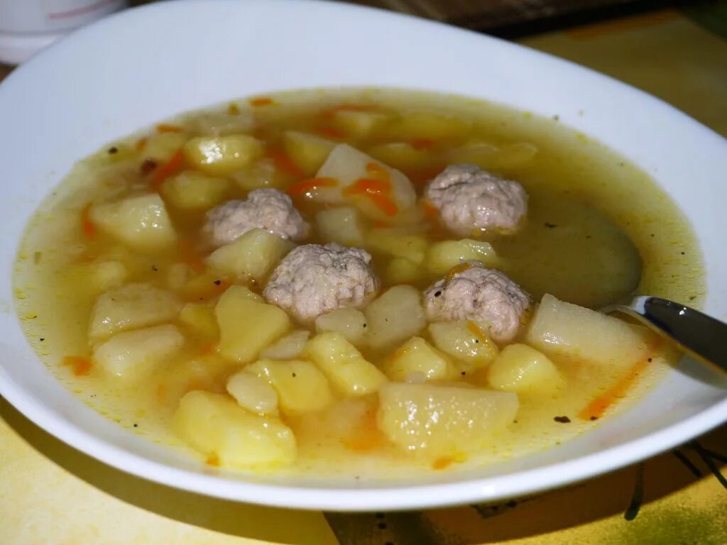 Как сделать суп с картошкой. Суп картофельный с мясными фрикадельками. суп картофельный потофе. суп картофельный с фрикадельками 280гр. картофельный суп с мясом.