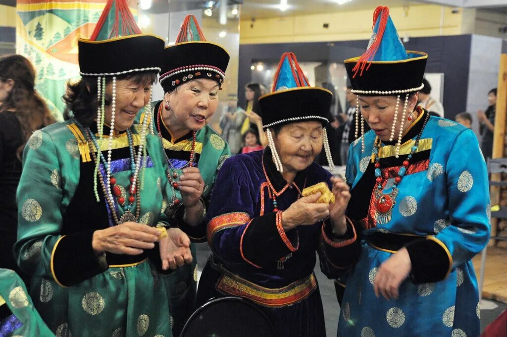 буряты- коренной народ сибири. бурятия жизнь людей. туризм в бурятии. байкал шаман вектор. бурятия жизнь людей.