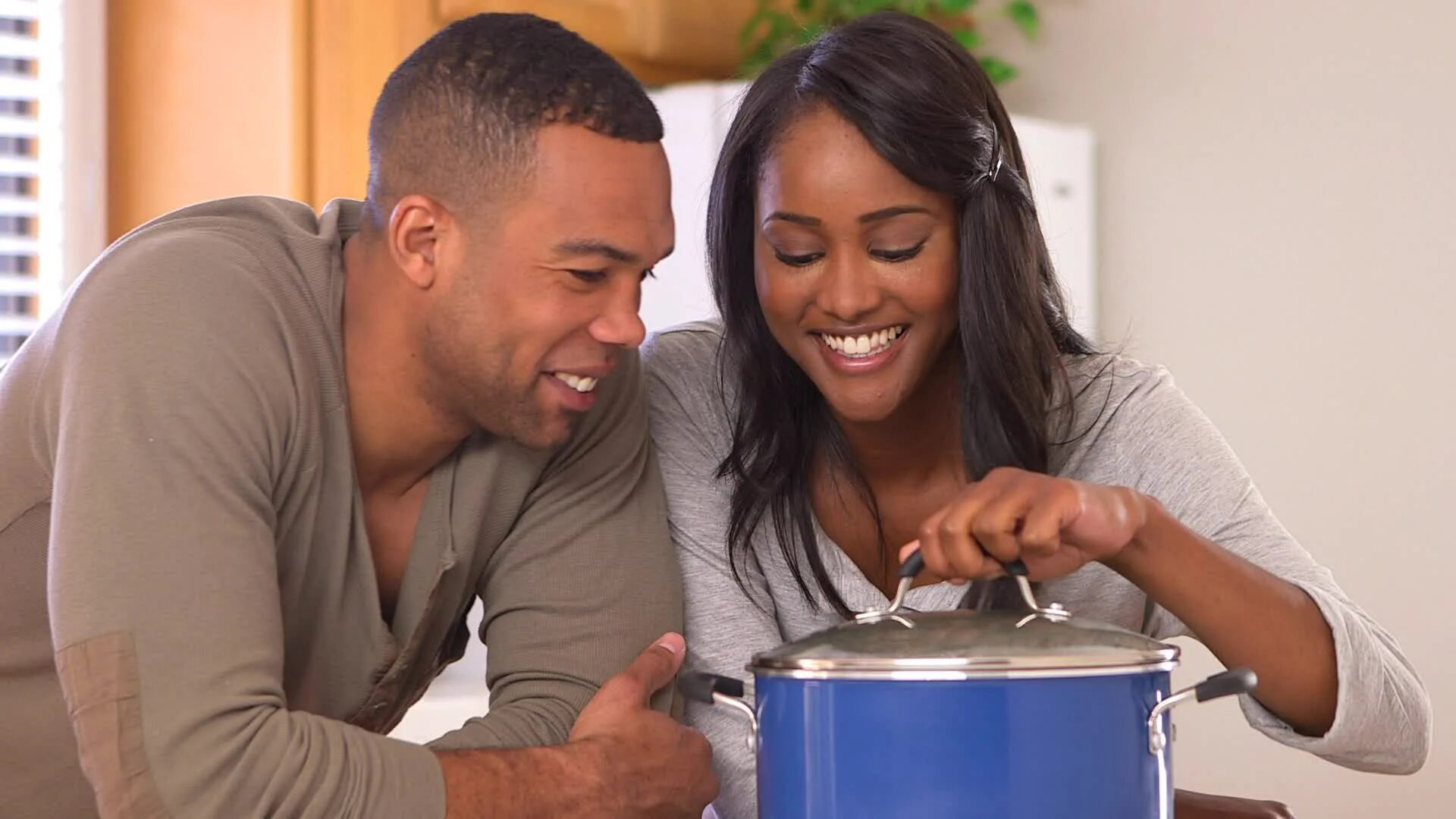 Black couple Cake. Happy married Life. Black couple with Boxes. Can i date