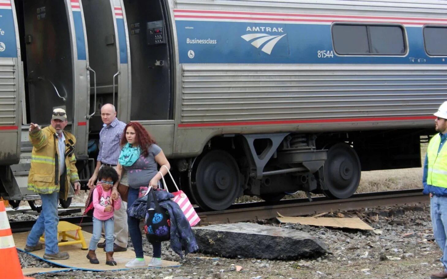 переезд пассажирские поезда