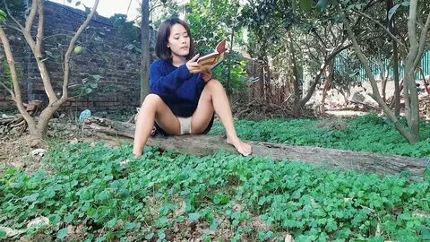 Single Mom 9 Beautiful single mom reads book in the garden - YouTube.