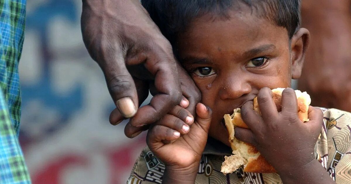 Poor girl ate wedding ring на русском. Голодающие африканские дети.