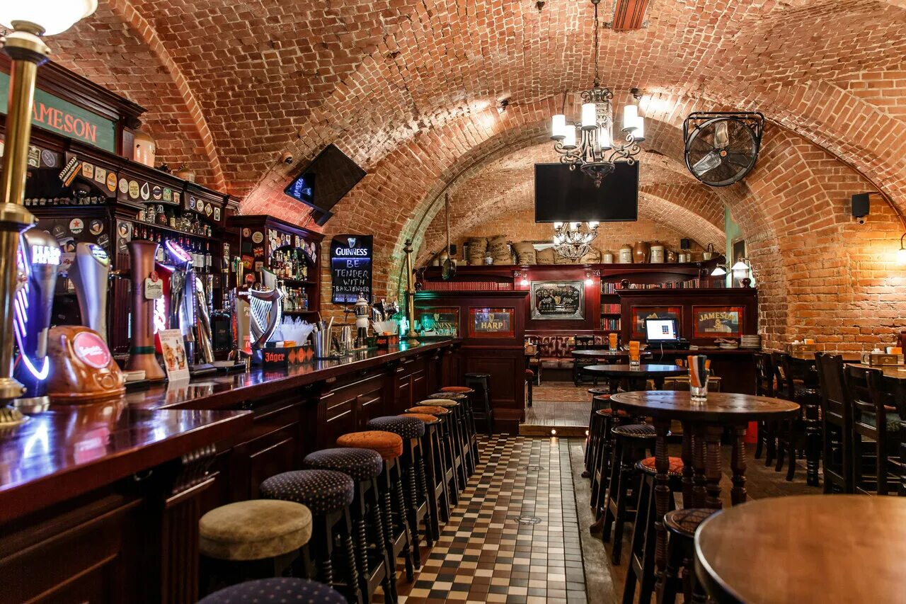 бар mollie's спб. паб страны. рестораны паб бар кафе. ирландский паб дублин вид снаружи. бар в ирландском стиле.