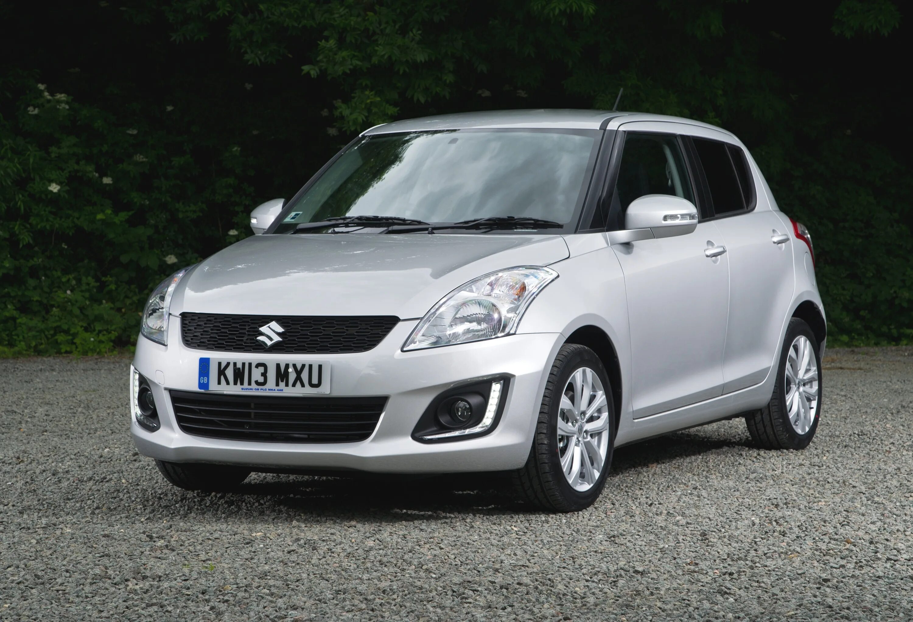 Купить сузуки 2013. Suzuki Swift 2013. Судзуки Свифт 5. Suzuki Swift Diesel. Сузуки Свифт 5 РС.