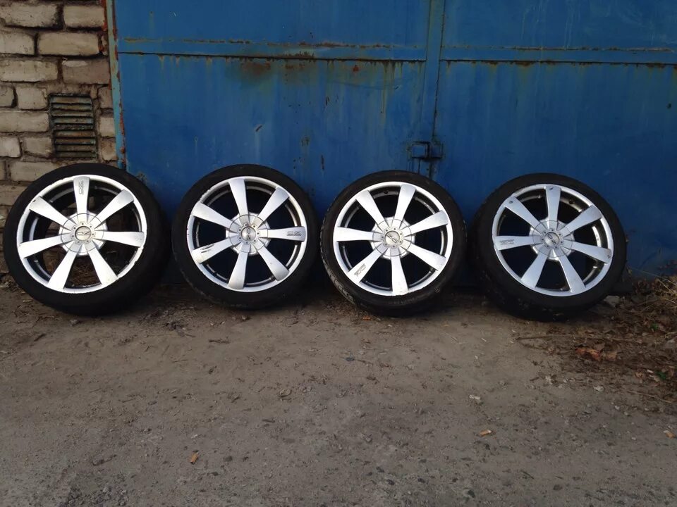 Titan r. Диски oz racing titan r17. Диска ромашка  r14  для опель. Titan r. Oz titan r18.