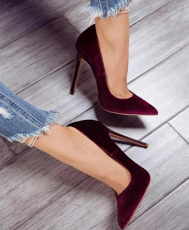 Туфли мэри джейн замшевые. Замшевые каблуки. Бордовые лодочки на шпильке. Замшевые туфли на шпильке. Замшевые туфли на каблуке.