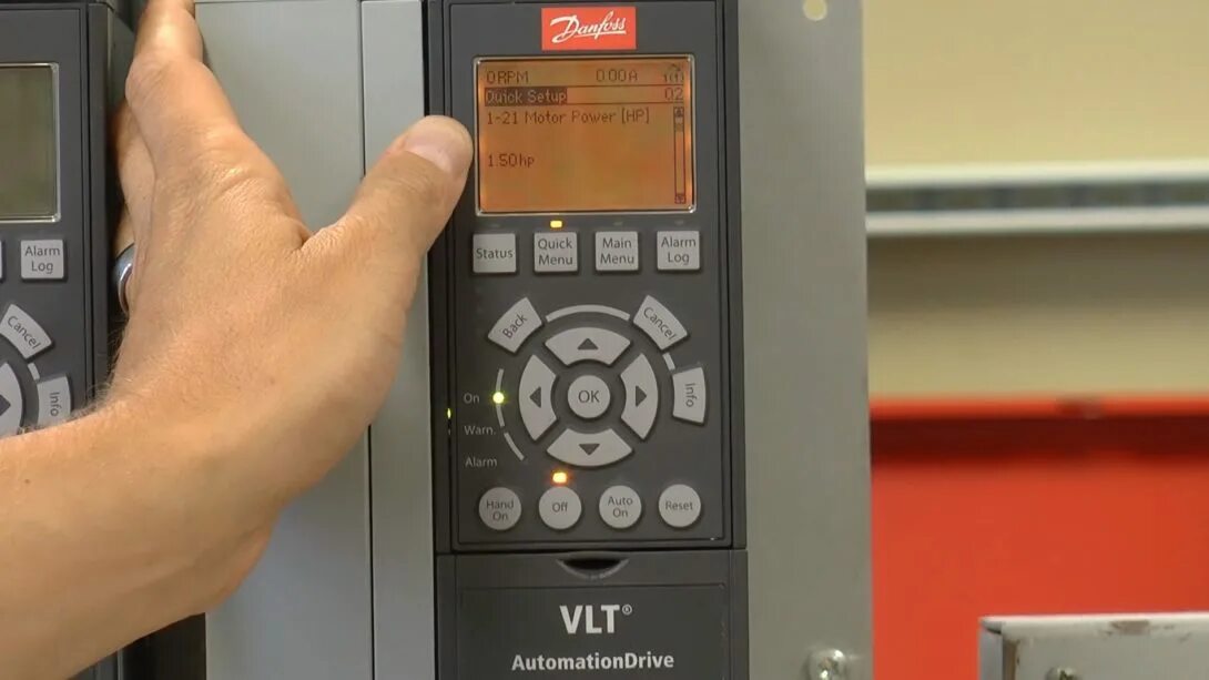 Коды ошибок частотного преобразователя honeywell. Частотный преобразователь эмерсон коды ошибок. Частотник неисправности. Vlt automationdrive fc 302. Панель частотного преобразователя данфосс.