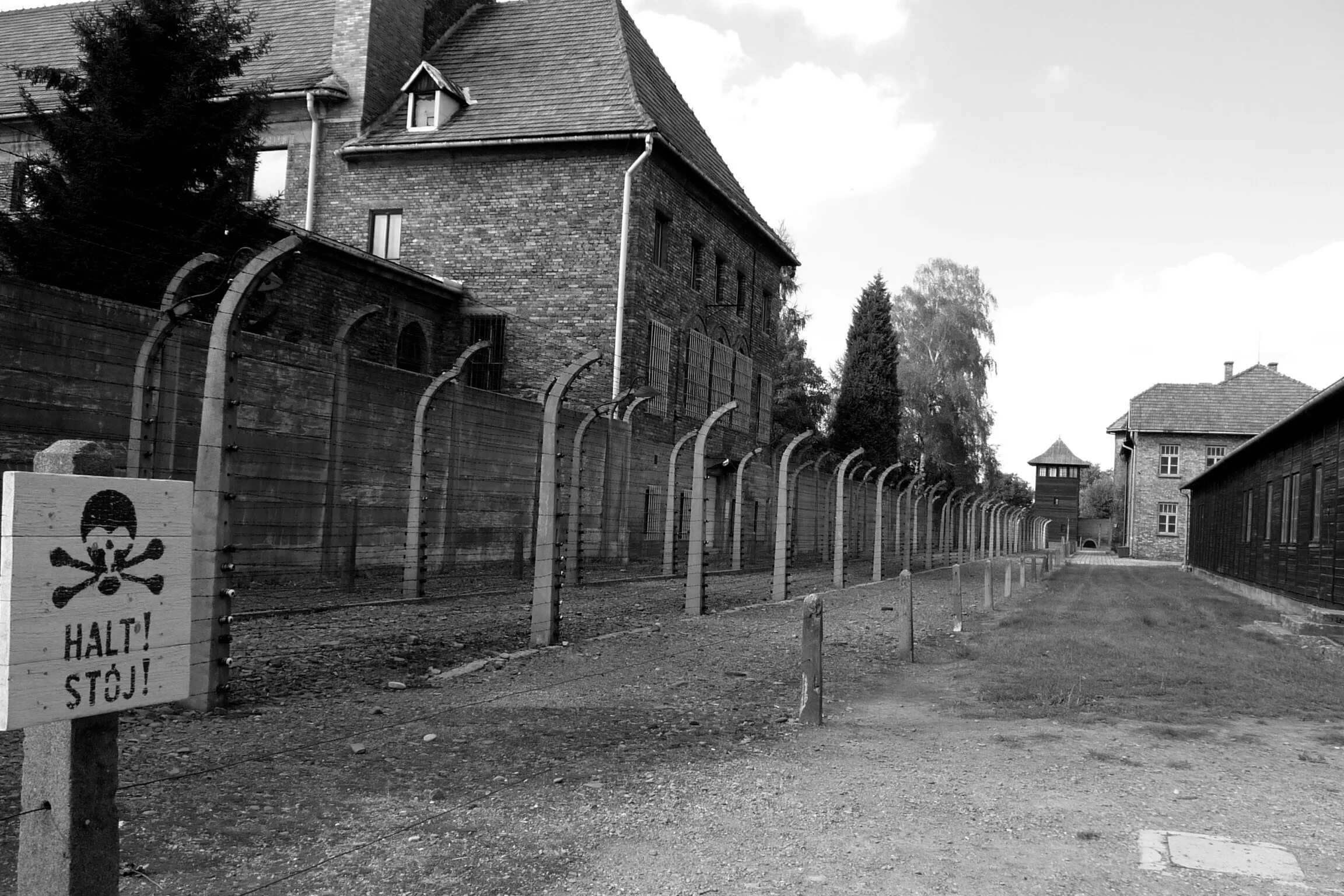 Concentration camp. Концлагерь Освенцим Аушвиц. Концентрационный лагерь Аушвиц-Биркенау Освенцим. Нацистский лагерь Аушвиц. Лагерь смерти Освенцим Польша.