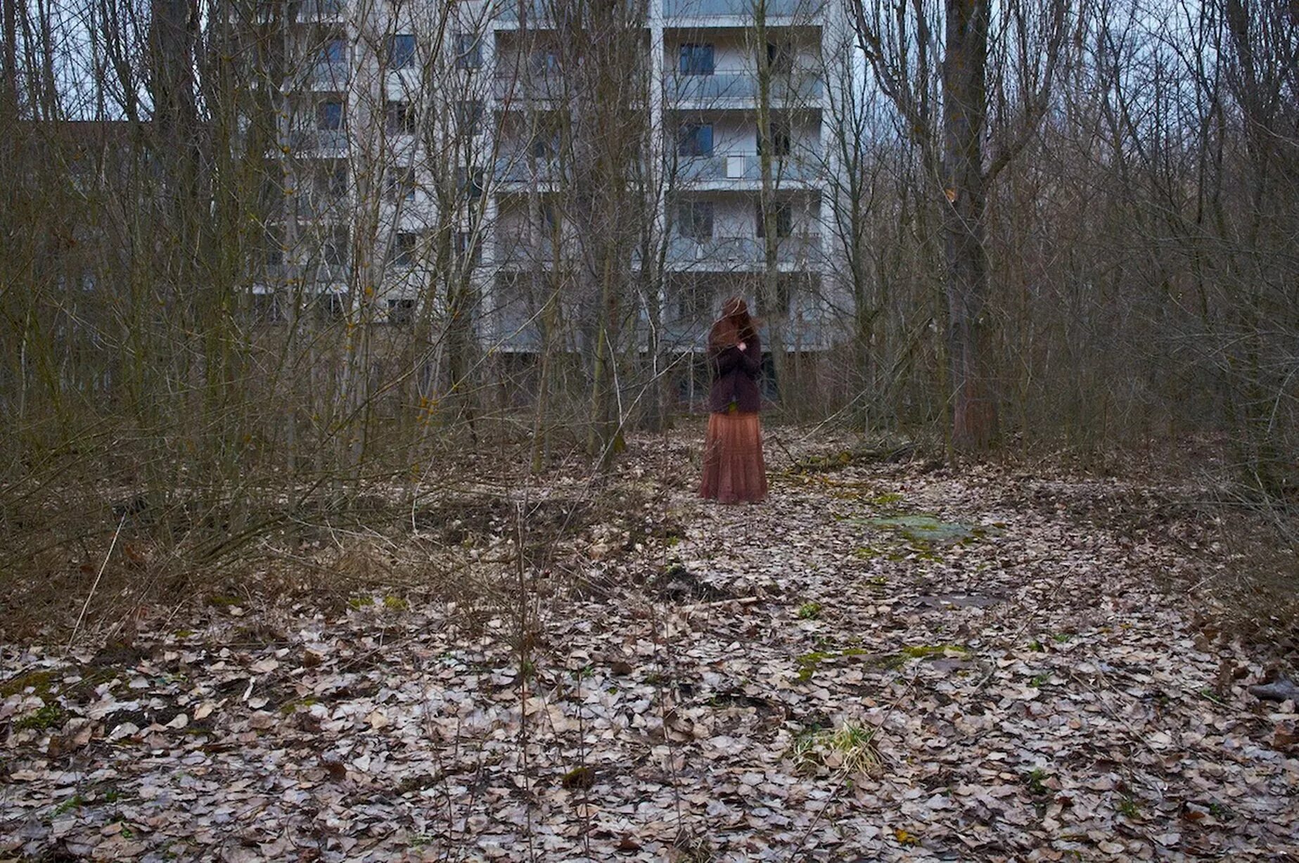Живу в зоне отчуждения. Припять город призрак. припяти зона отчуждения призраки. припять курчатова 5. припять сейчас.