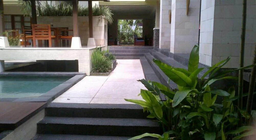 Отель fourteen roses beach hotel. Fourteen roses legian 3*. Отель fourteen roses beach hotel номера. Fourteen roses 3. Отель fourteen roses beach hotel.
