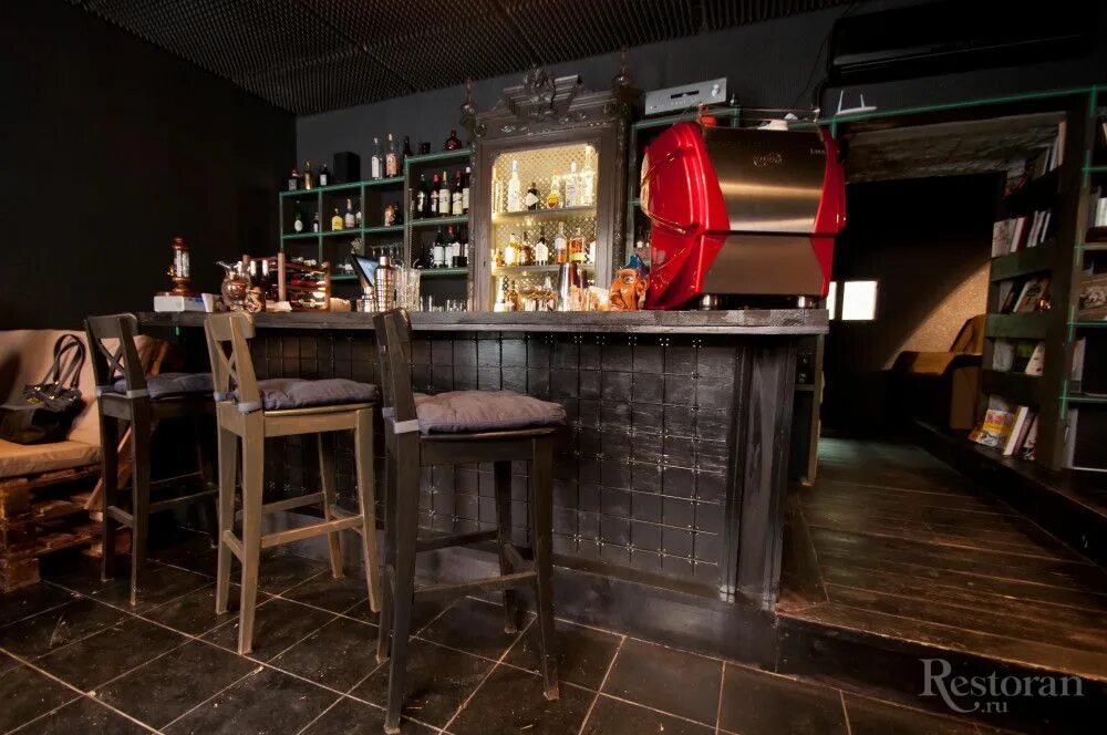 питерские бары. кафе бар питер. голицын лофт санкт-петербург. кафе набережная канала грибоедова 5. кафе бар питер.