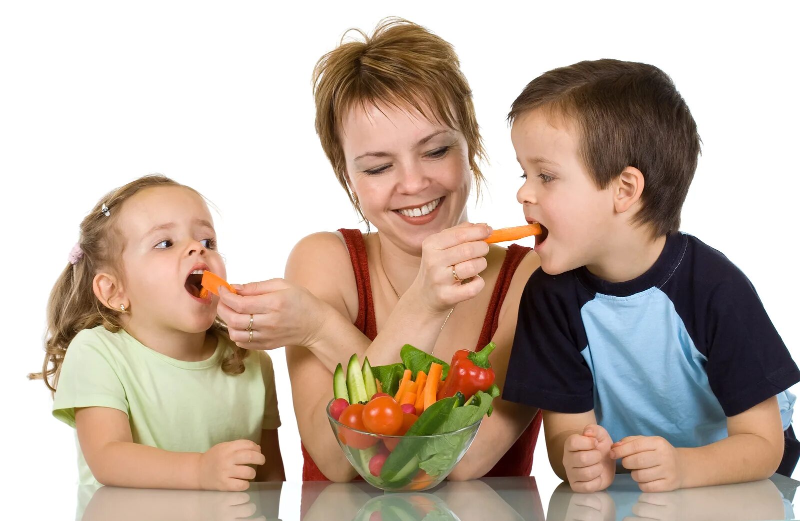 Еда для детей. Здоровый ребенок. Питание детей. Овощи для детей.