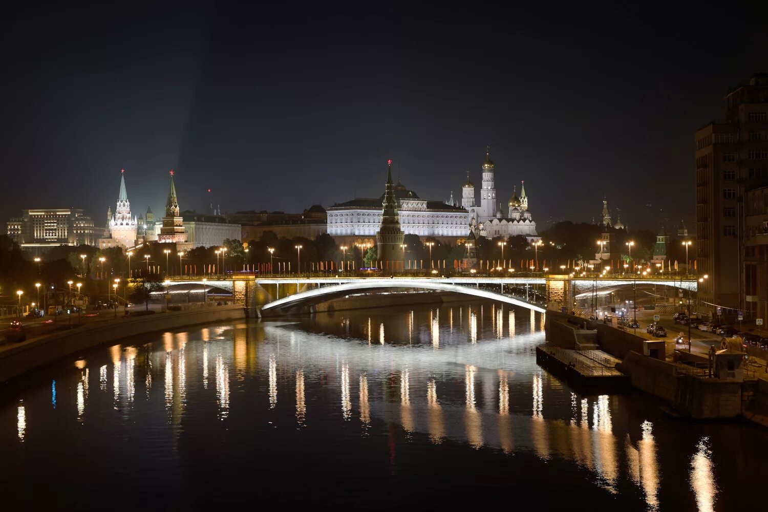 Большой каменный мост в Москве. Большой каменный мост Москва вечером. Вечерняя Москва. Вид на Кремль с большого каменного моста. Когда будет вечер в москве