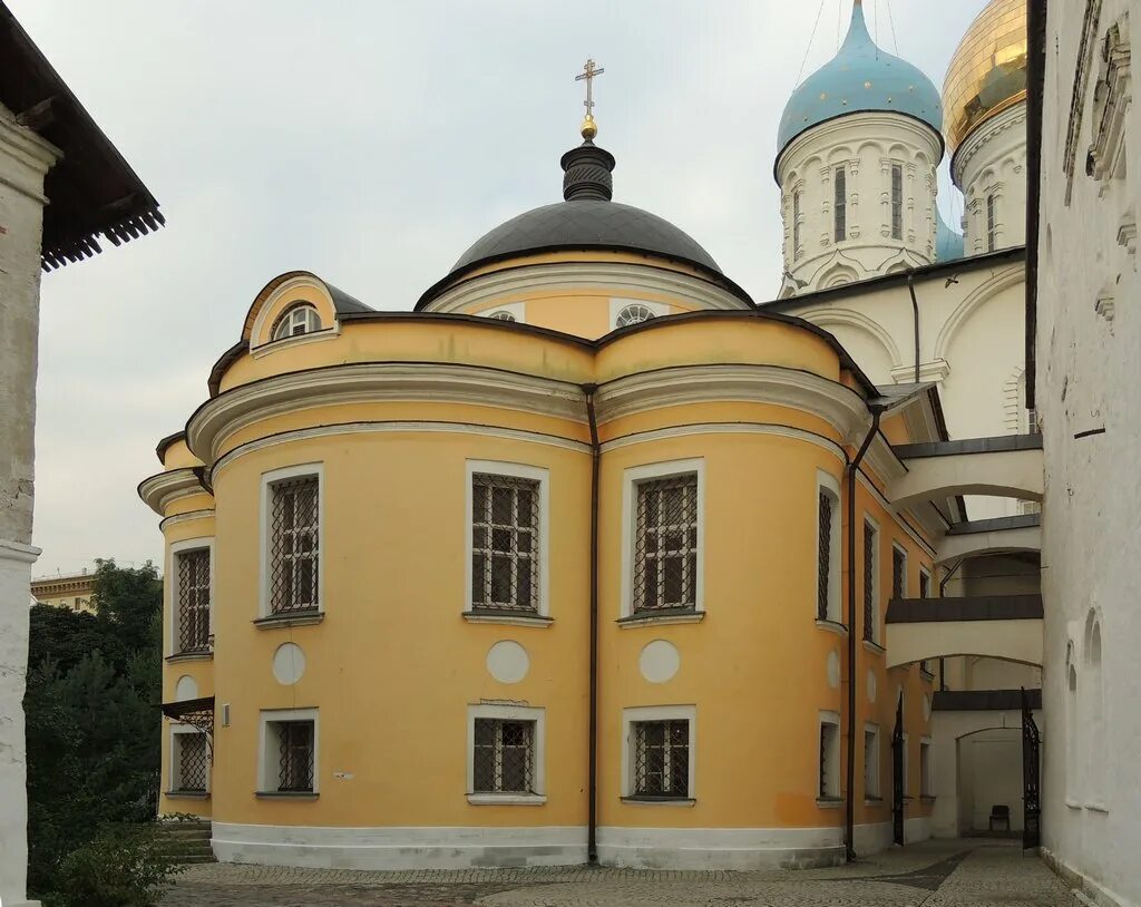 Церкви знамения богородицы в новоспасском монастыре. Храм новоспасский монастырь. Преображенский собор новоспасского монастыря. Знаменской церкви новоспасского монастыря в москве. Храм в новоспасском монастыре в москве.