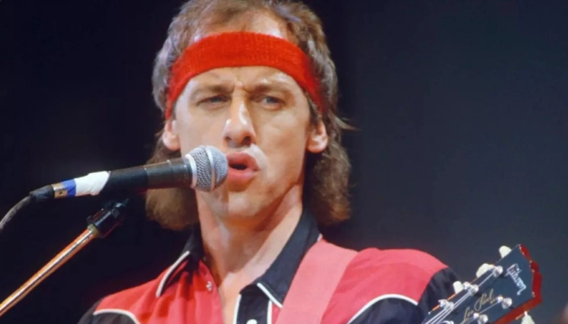 Даер стрейтс. Группа dire Straits. Гитарист dire Straits. Dire straights 1985. Солист группы Дайр Стрейтс.