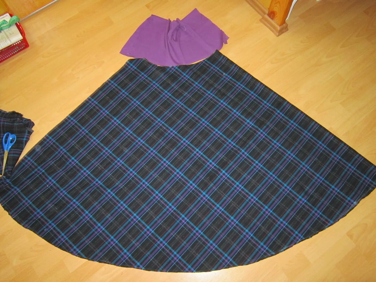 Tutorial: Make a Ruched Elastic-Waist Skirt - Of Cotton and Wool Skirt pattern, 