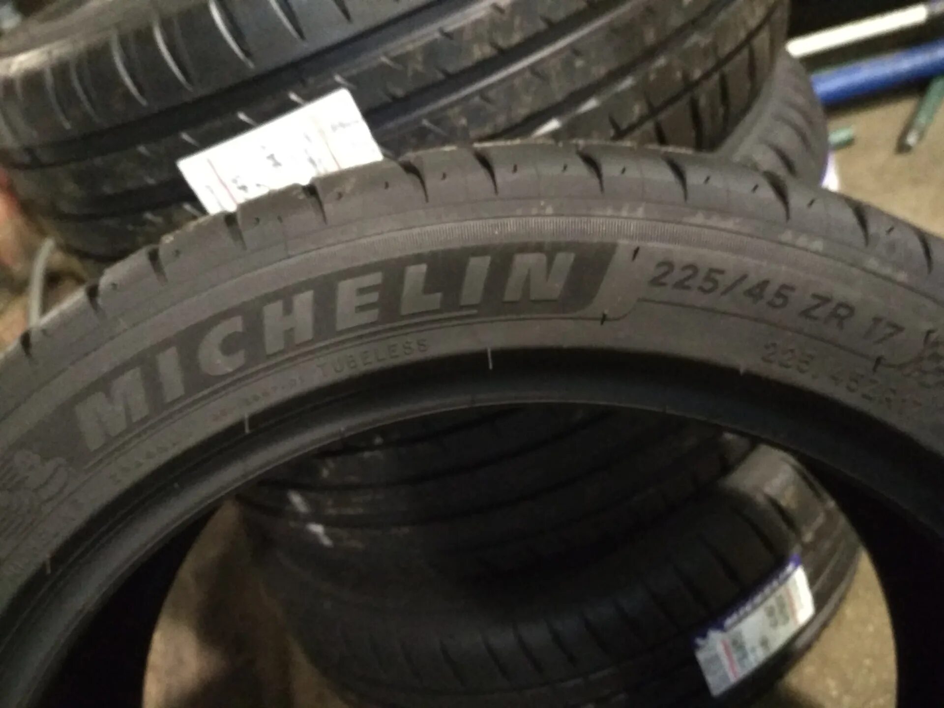 Мишлен пилот спорт 5 225/45 r17 зимняя. Michelin Pilot Sport 4 225/45r17 на Skoda Octavia a7. Michelin 225/45 r17 на 7j. Michelin pilot sport 225 45 r17