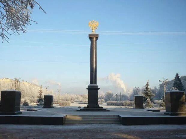 "Лучами Победы" осветили стелу воинской славы в Петрозаводске в память о погибши