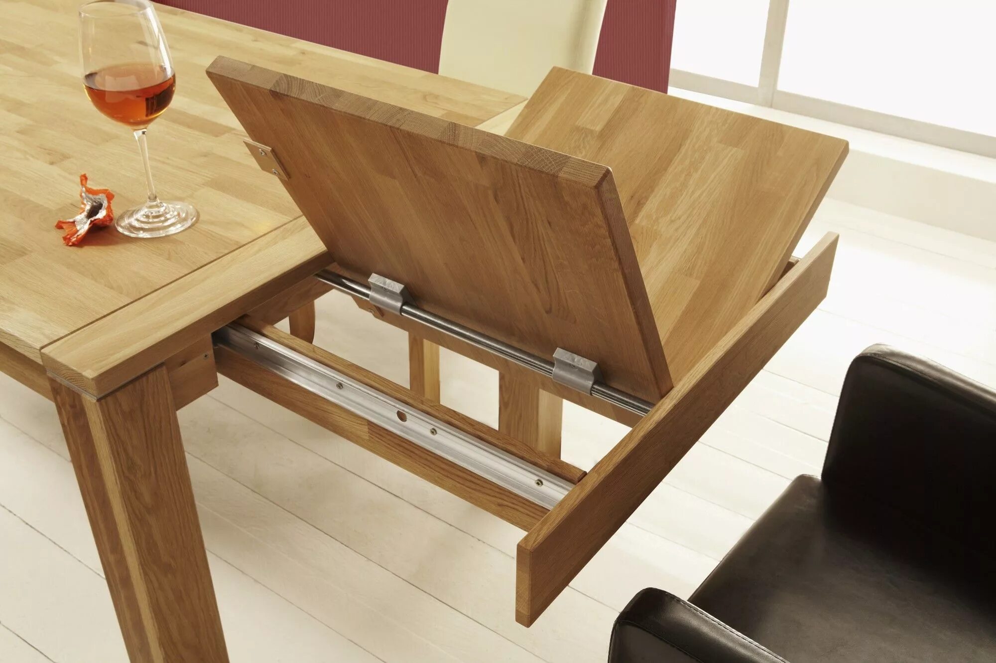 Grand table. Extendable table. Table extension. Extending table. Extending table.