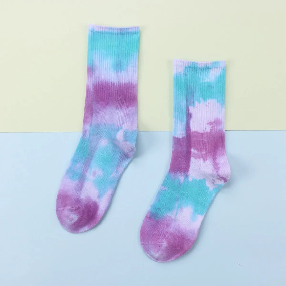 Носки Tie Dye. Женские носки Tie Dye. Носки с рисунком Тай дай. Tie-Dye Socks без фона.