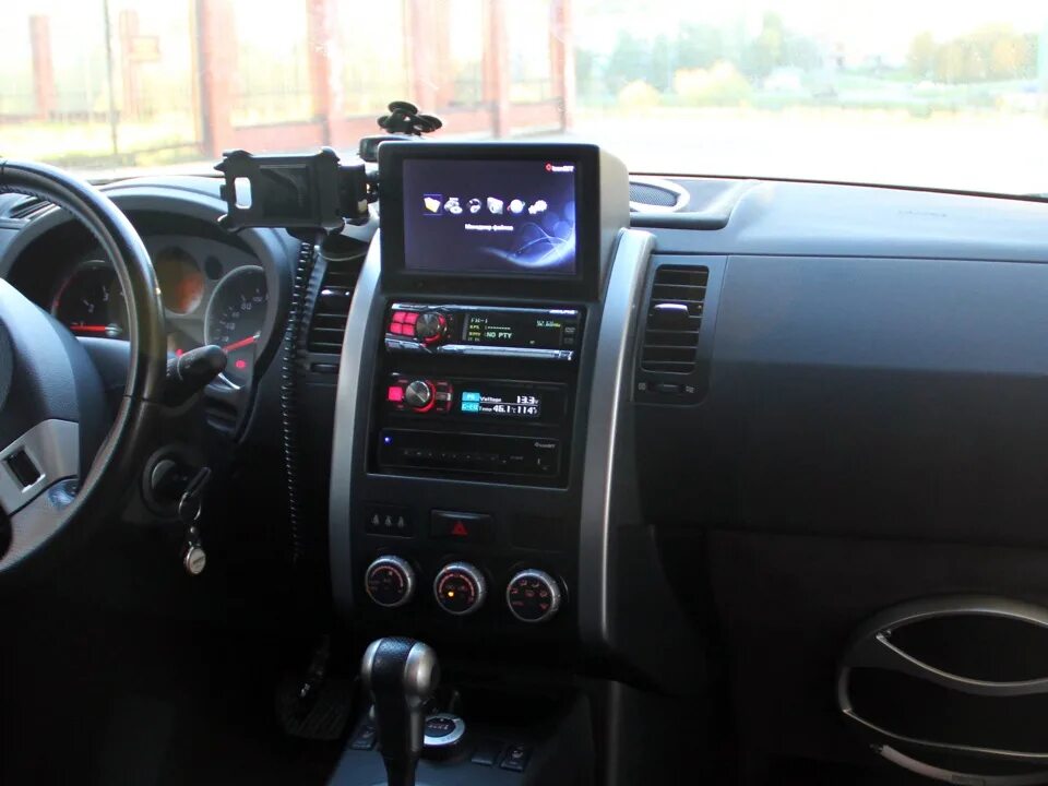 Nissan terrano 2018 2 din магнитола. Nissan terrano мультимедиа штатная. Nissan terrano торпеда. Nissan terrano iii (d10) салон. Ниссан террано 2016 салон.