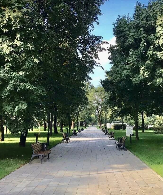 Парки для прогулок. Парк декабрьского Восстания в Москве. Парк декабрьского Восстания улица 1905 года. Паланга. Прогулка парк. Парк декабрьского Восстания площадка.