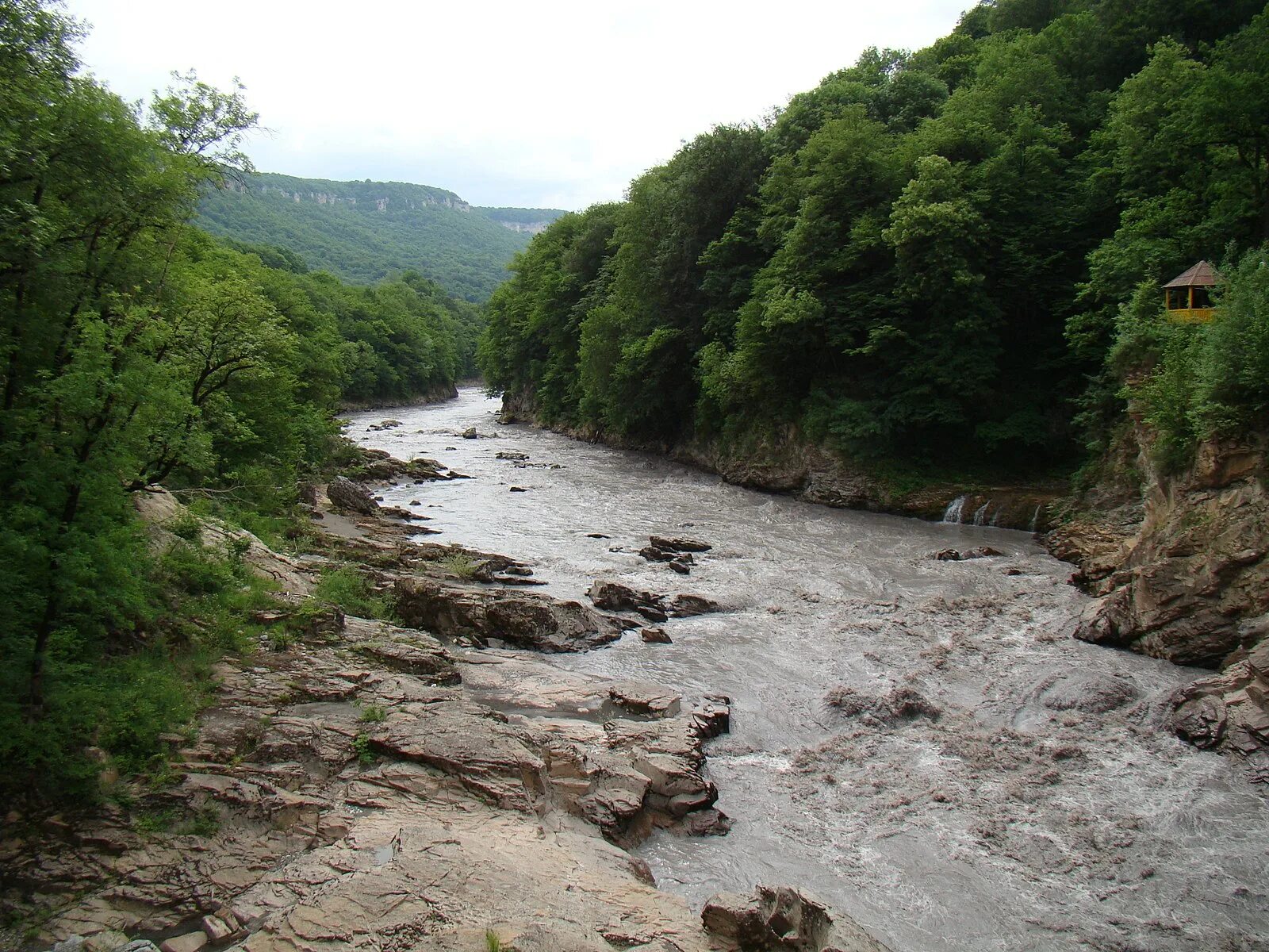 Красная и белая река