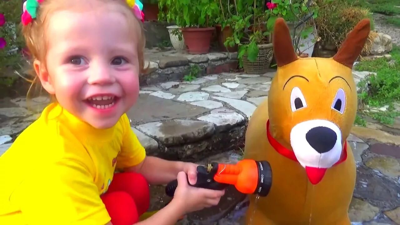 Видео макс настя. Видео макс настя. Макс и катя их родители. Макс и катя прятки. Видео макс настя.