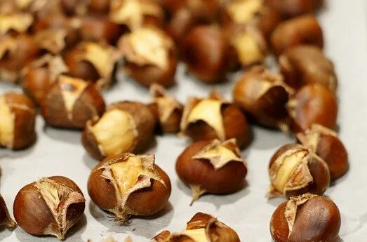 Каштан на вкус. Каштан какой на вкус. Корейский каштан. Каштан в скорлупе. Каштан орех жареный.