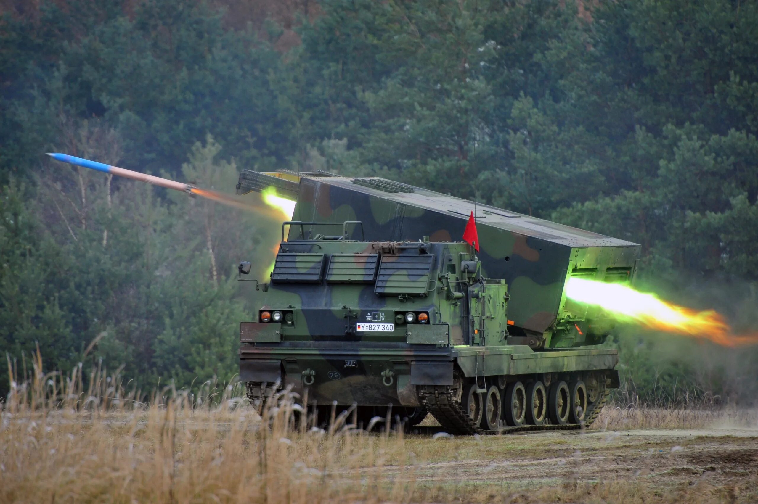 M30 gmlrs. Млрс ракета. Млрс ракета. Млрс ракета. M270 mlrs.