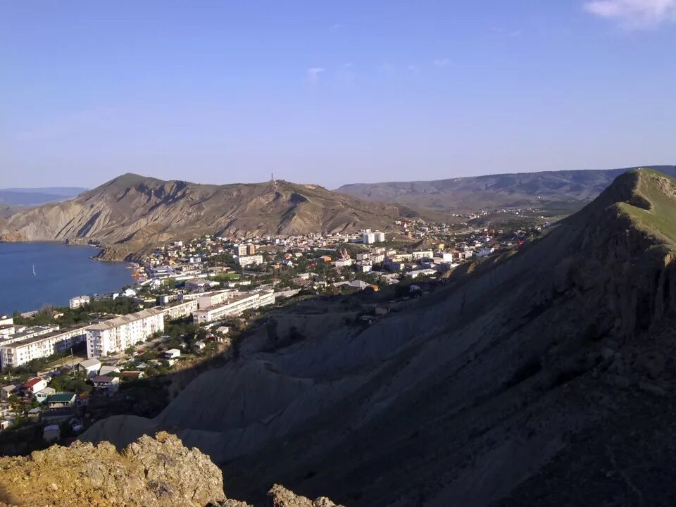 Село орджоникидзе. Орджоникидзе город Крым. Посёлок Орджоникидзе Крым. Орджоникидзе гора.