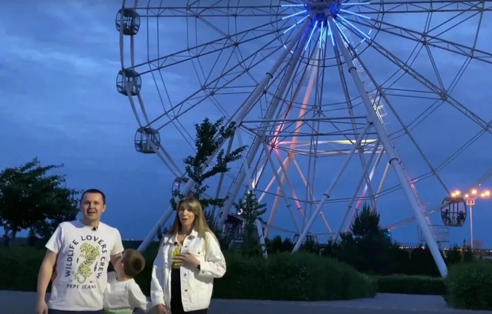 Свадебная фотосессия на каруселях. Колесо обозрения ахтанак. Гендер пати на колесе обозрения. Гендер пати на колесе обозрения. Гендер пати на колесе обозрения.