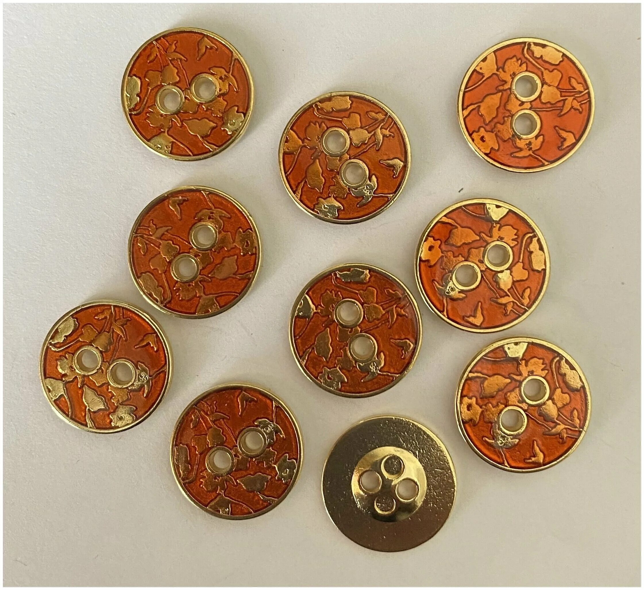 французский пуговицы