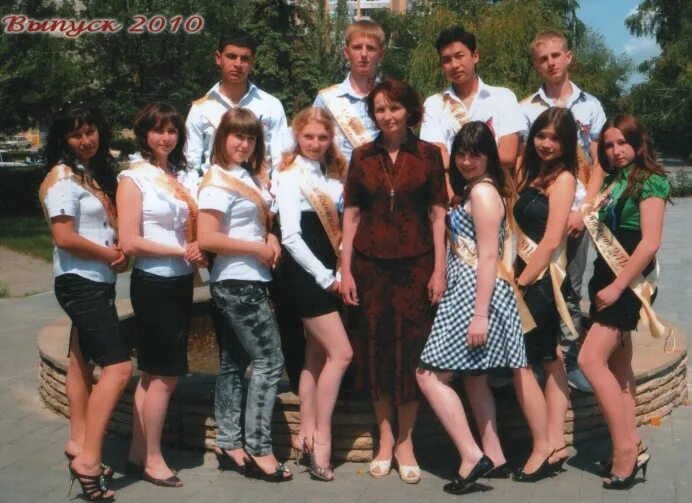 Школа 26 пенза. Школа 69 выпускники. 45 школа рязань выпускники 2022. Школа 69 рязань выпускной. 18 школа тирасполь.