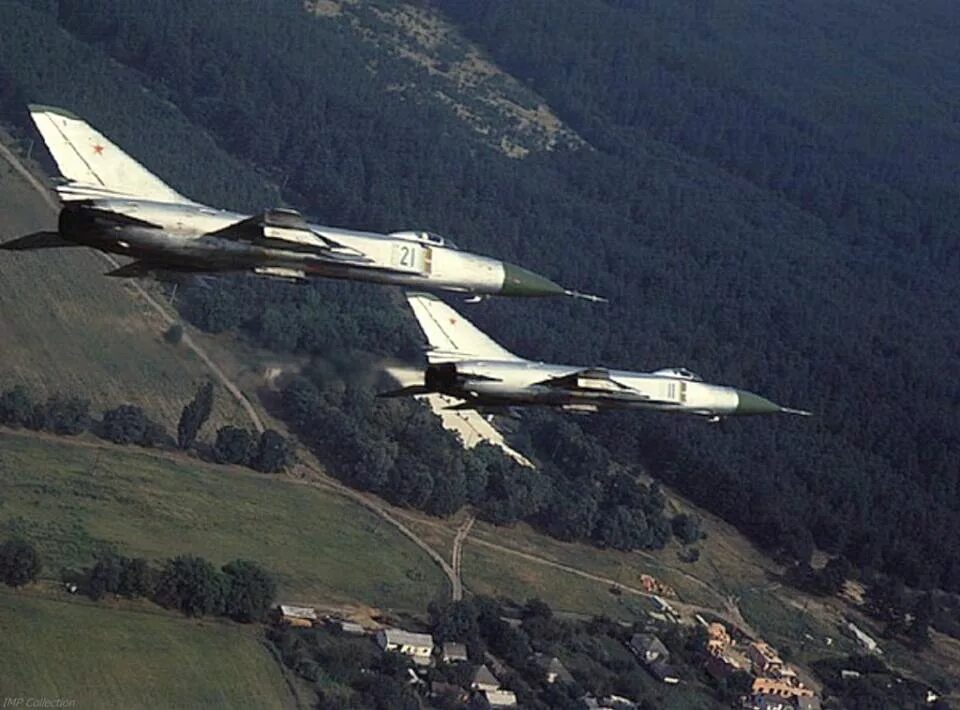 Ce 15. Су-9 истребитель. Ce 15. Истребитель-перехватчик су-15. Самолет су 15 тм.