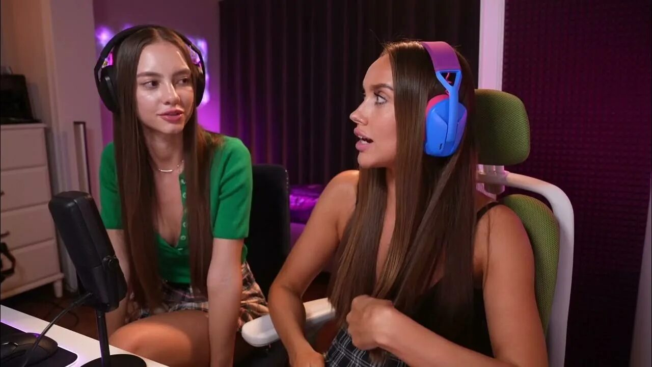 Лакшери герл слив. Кристина свит luxurygirl 2020. Luxury girl (лакшери герл). Станислав твич девушка. Кристина свит luxurygirl.