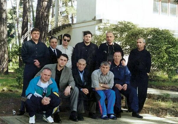 Тольяттинские группировки 90 х. Документальный авторитеты. Опг липецкая братва братья орловы. Опг 90х россии ореховская. Анатолий голованов вор карманник.