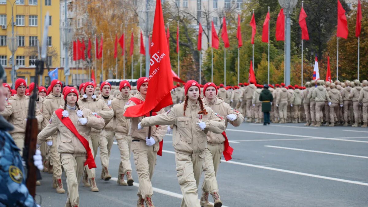 7 ноября какой события. Самара парад памяти 7 ноября. Парад на площади Куйбышева в Самаре 7 ноября 2022. Парад памяти Самара. Парад памяти 7 ноября 2022 Самара.