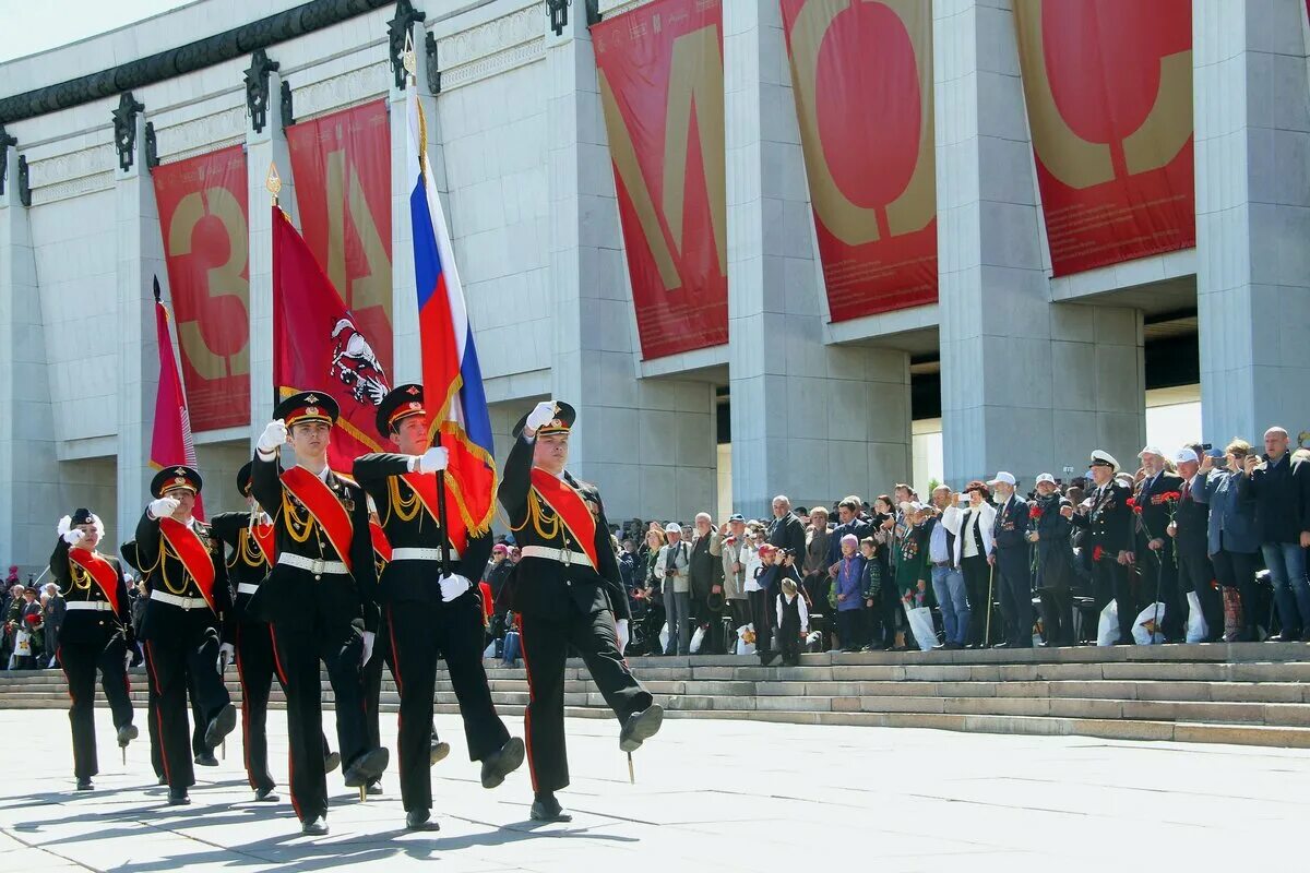 Будет ли парад в москве. Парад кадет 2022. Парад Победы на Поклонной горе. Кадеты на Поклонной горе Рогово. Кадетский парад.