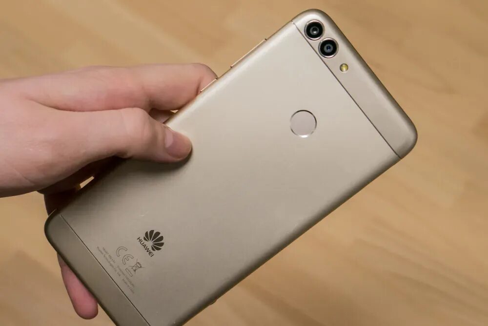 Хуавей п смарт 2018 золотой. Huawei p Smart 3/32. Huawei p Smart 2017. Huawei p Smart 3/32gb 2018. Huawei 3 32